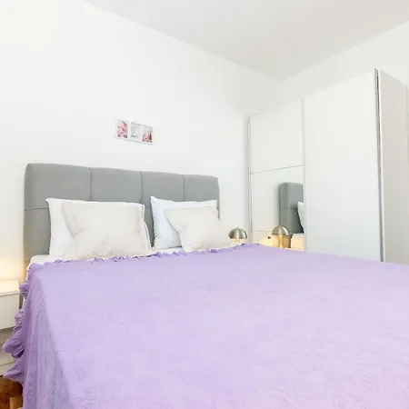 Апартаменти Lux Retreat